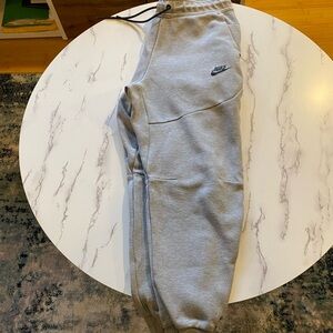 Grey Nike tech size small men’s